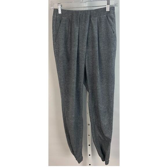 Lululemon &go Keepsake Pant Gray Relaxed Lightweight Pleated Tapered Leg 4 - Picture 2 of 8